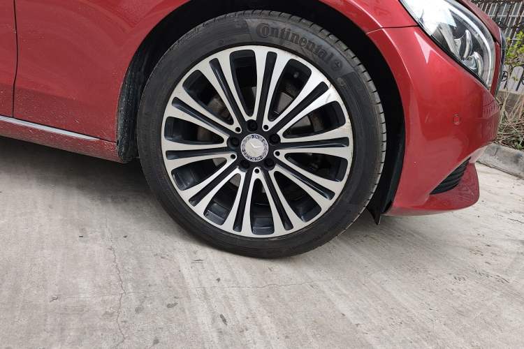 Used Mercedes-Benz C-Class 2015 C 200 L 4MATIC Right Front Wheel Hub