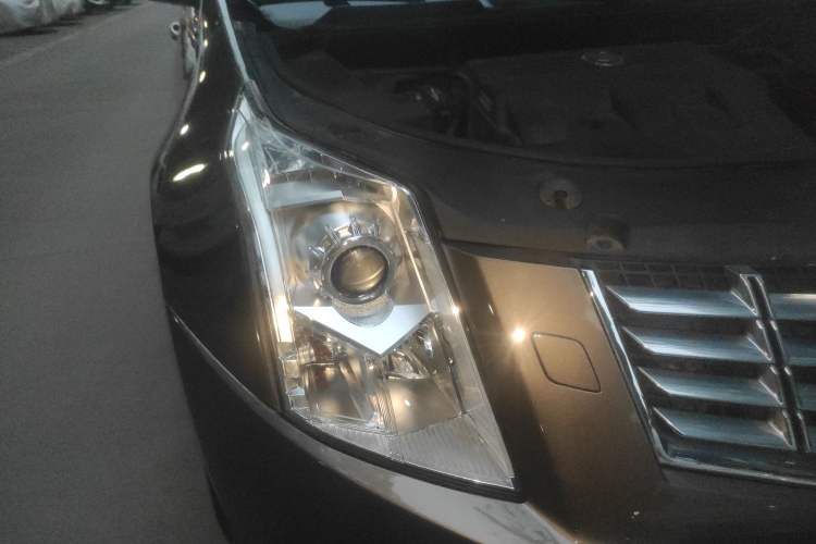 Used Cadillac SRX 2014 3.0L Elite Model Right Front Headlight