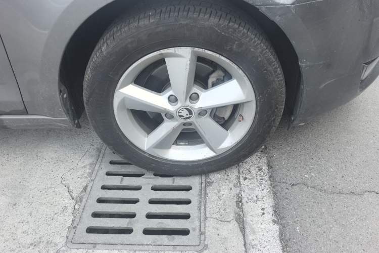 Used Skoda Octavia 2015 1.6L Automatic Yijun Edition
