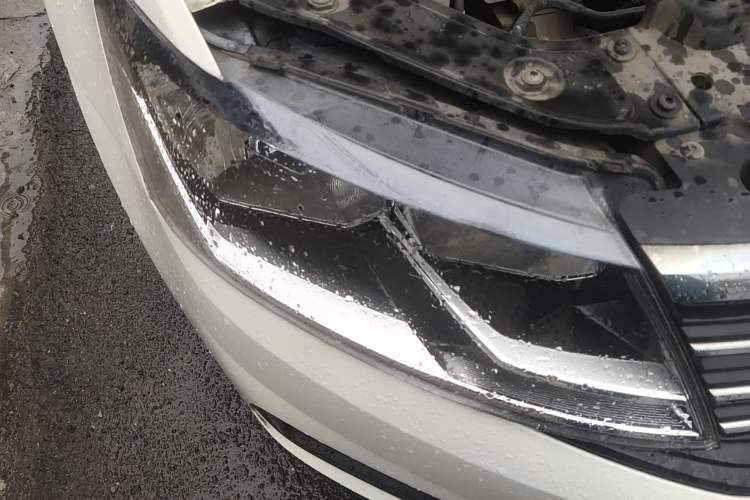 Used Volkswagen Lavida 2019 Lavida Start 1.5L Manual Fashion Edition China VI Standard Right Front Headlight