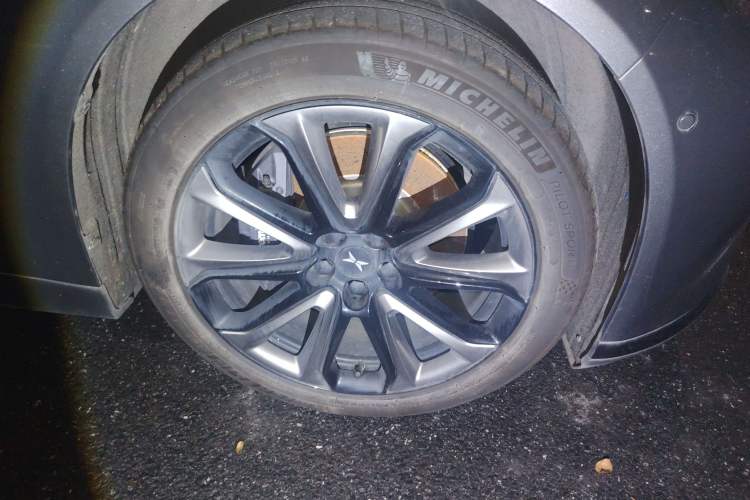 Used XPeng P7 2022 670N+ Right Front Wheel Hub