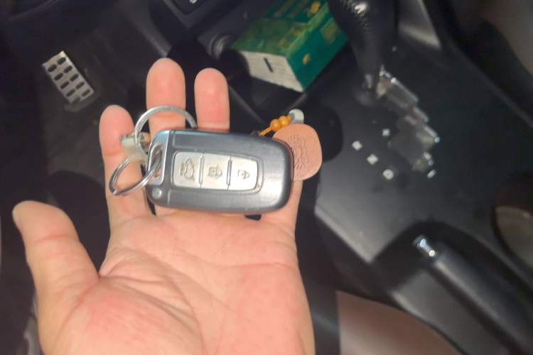 Used Hyundai ix35 2013 2.4L Automatic Two-Wheel Drive Leading GLX China V Standard Vehicle Key