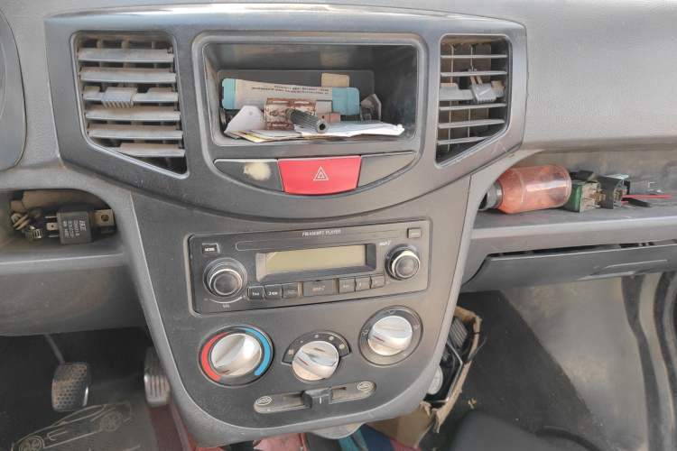 Used BAIC Weiwang 306 2013 1.2L Value Edition Luxury 8-Seater A12 China IV Emission Standard
