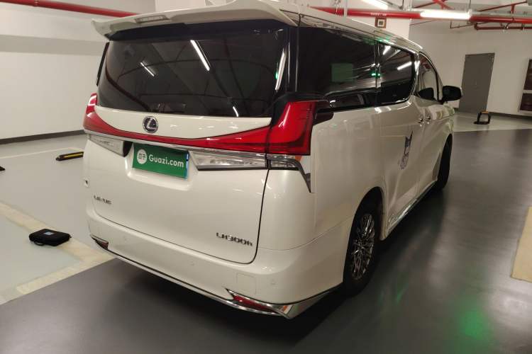 Used Lexus LM 2020 300h Four-Seat Grand Edition
