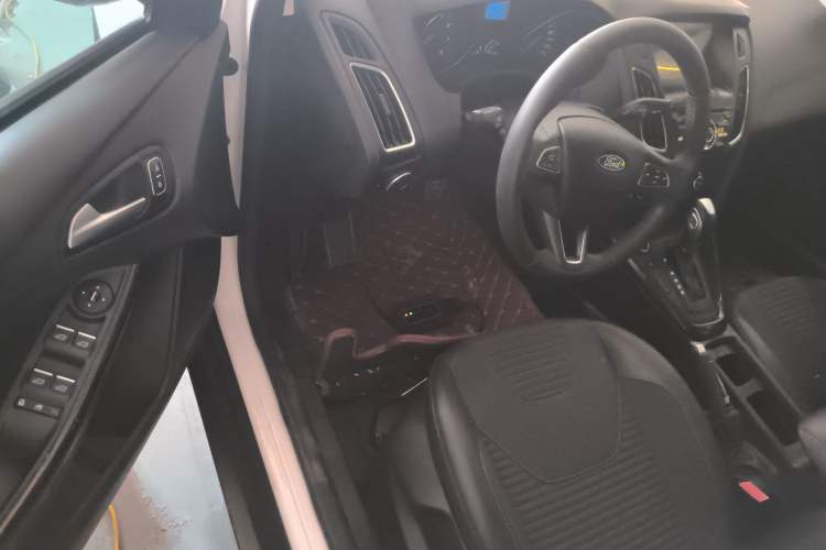 Used Ford Focus 2017 Hatchback EcoBoost 125 Automatic - Ultra-Powerful Style Edition with Smart Drive Features