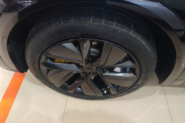 Used Li Auto L7 2023 Pro Model Exterior 4