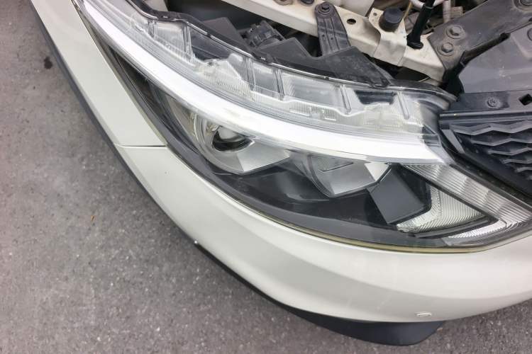 Used Nissan Qashqai 2016 2.0L CVT Luxury Edition Right Front Headlight