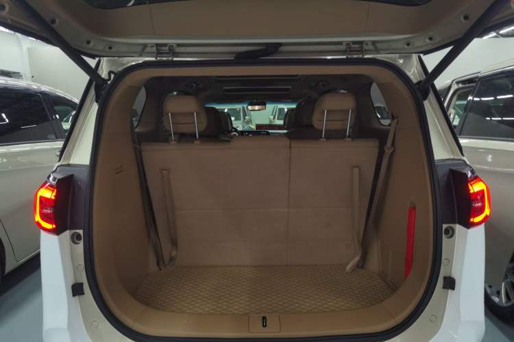 Used Buick GL8 2020 ES Land Cruiser 653T Luxury Model