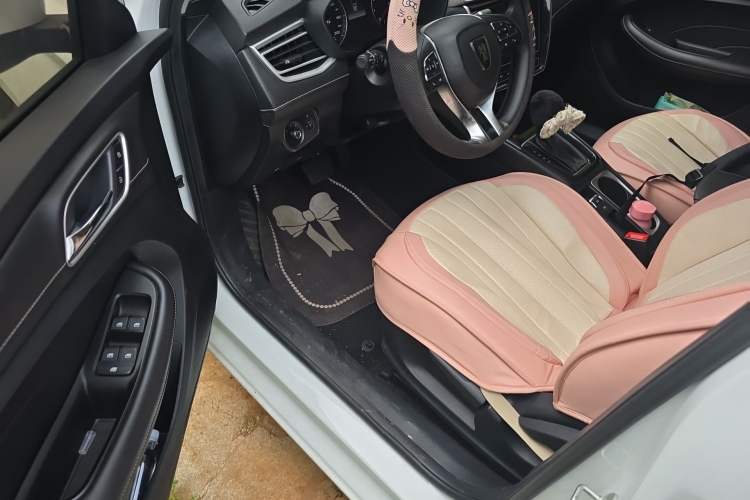 Used Roewe i5 2021 1.5L CVT Platinum Edition
