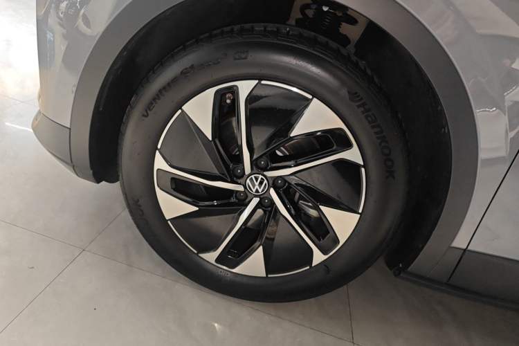 Used Volkswagen ID.4 CROZZ 2025 Pure Edition Exterior 4