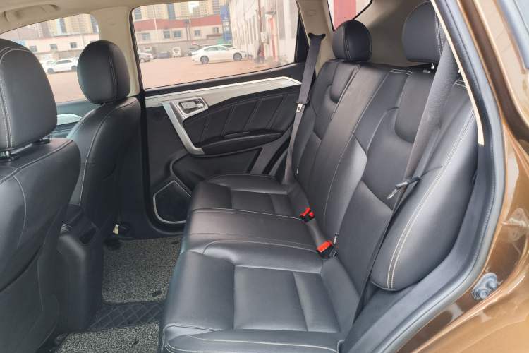 Used Geely Auto Vision X6 2016 1.8L Manual Luxury Model
