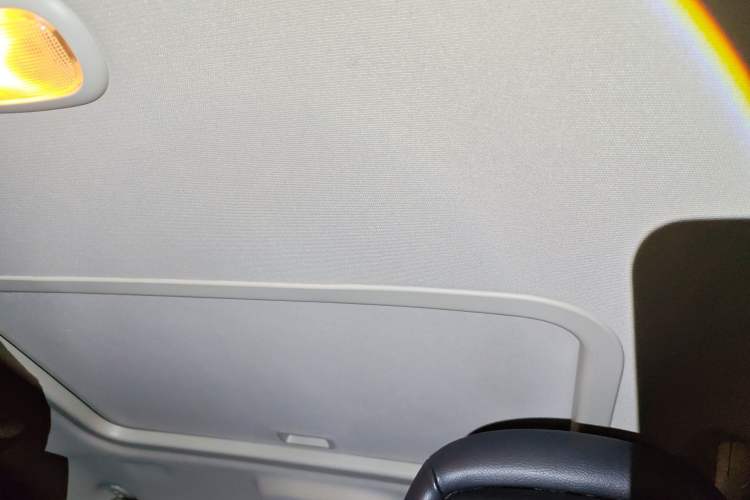 Used Jeep Compass 2014 2.4L four-wheel drive luxury version Headliner