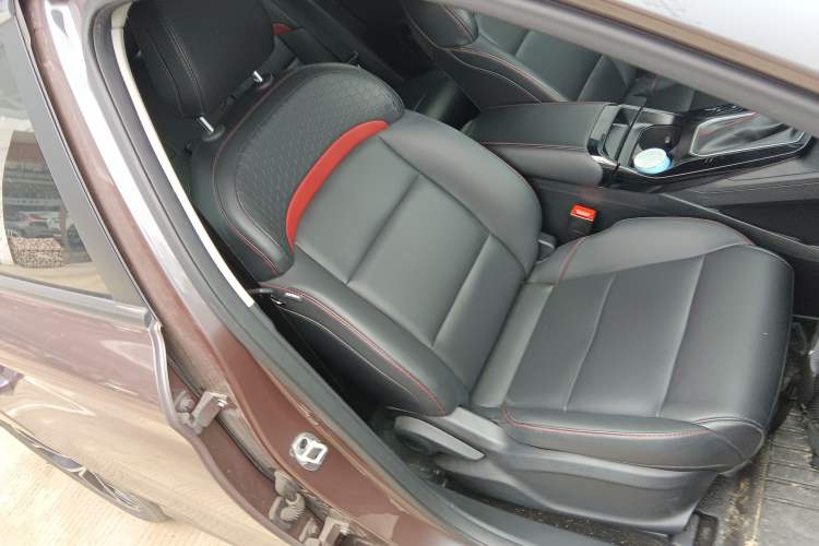 Used MG 5 2022 180 DVVT CVT Youth Luxury Edition
