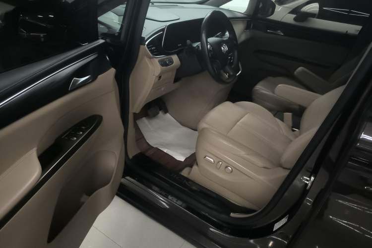 Used Buick GL8 2021 ES Land Cruiser 653T Luxury Edition Driver Seat