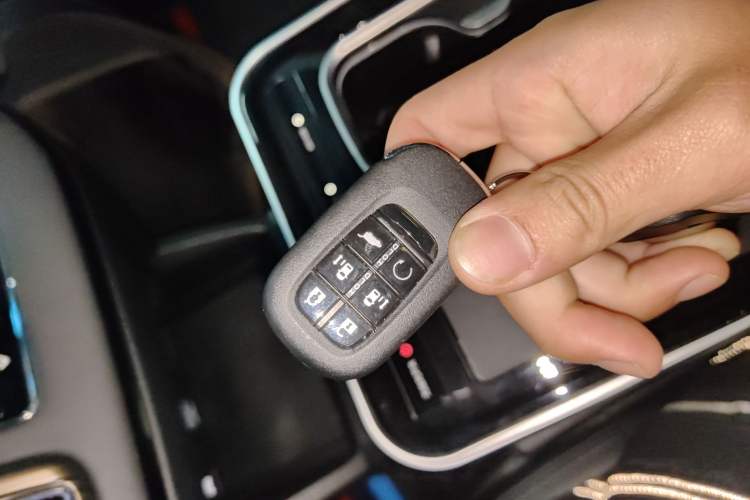 Used Honda Odyssey 2024 2.0L eHEV Sharp – Supreme Edition Vehicle Key