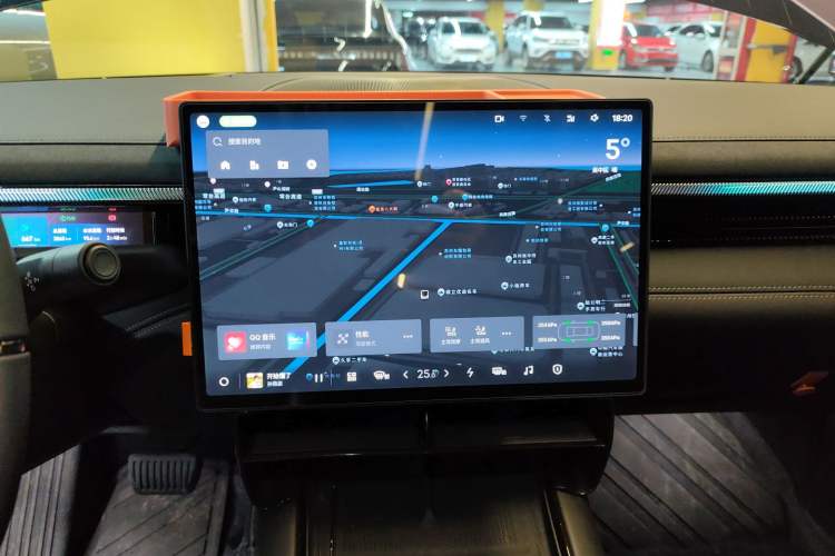 Used Lynk & Co Lynk & Co 10 EM-P 2025 Model 120 All-Wheel Drive Halo