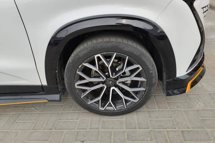Used CHANGAN UNI-T 2022 1.5T Sport Edition Premium Version Right Front Wheel Hub