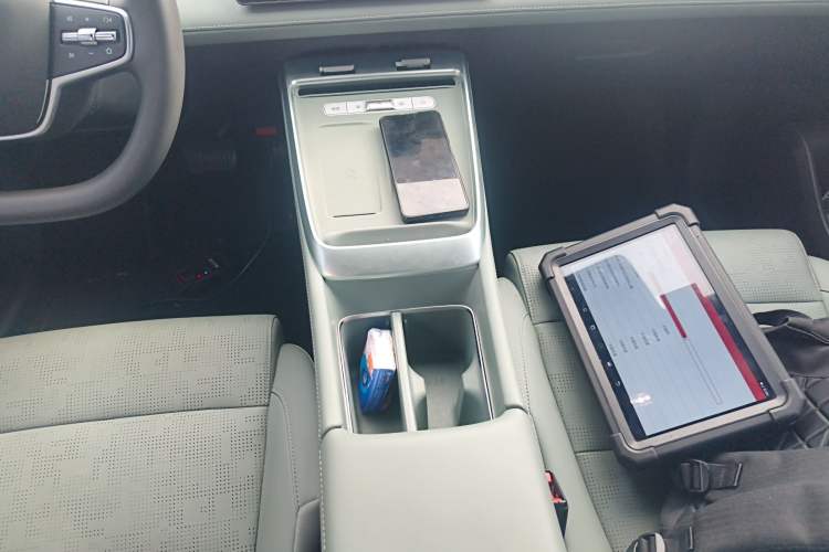 Used Roewe D6 2025 520km Smart Enjoyment Version