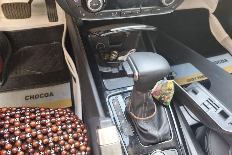 Used Qoros 3 2015 Urban SUV 1.6T Automatic Xuan Dong Party Edition Gear Lever