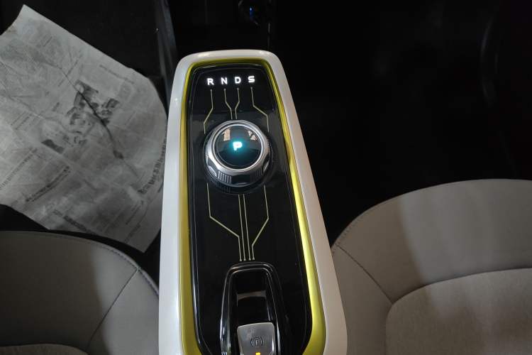 Used CHANGAN OSHAN Benni E-Star 2022 Qingxin Edition Colorful Model Lithium Iron Phosphate Gear Lever