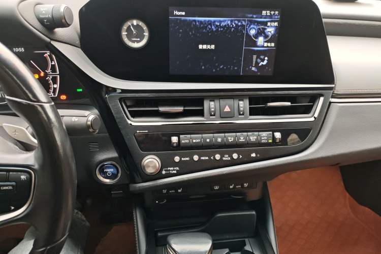 Used Lexus ES 2021 300h Premium Edition Audio And AC Panel