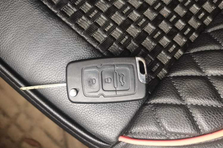 Used Geely Auto Classic Emgrand 2013 Sedan 1.8L Manual Elite Model