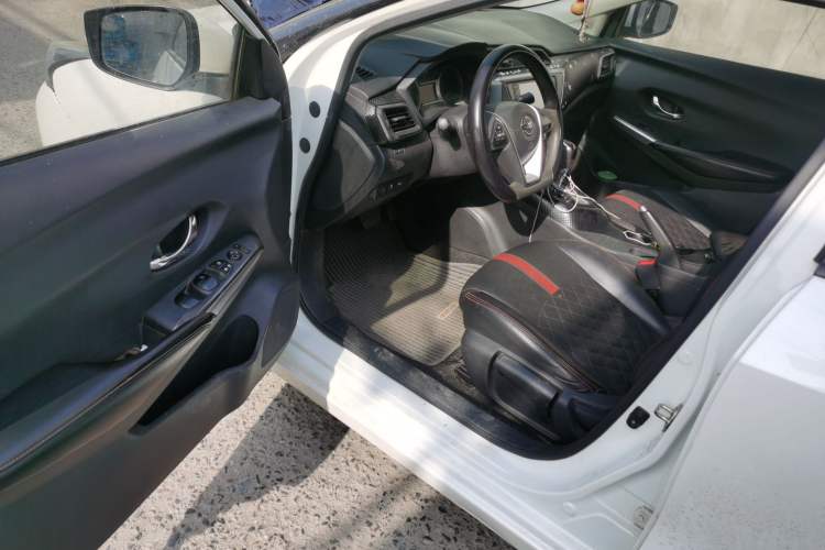 Used Nissan Lannia 2016 1.6L CVT Smart Cool Edition Driver Seat