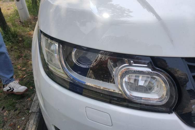 Used Land Rover Range Sport 2015 3.0 SDV6 HSE Right Front Headlight