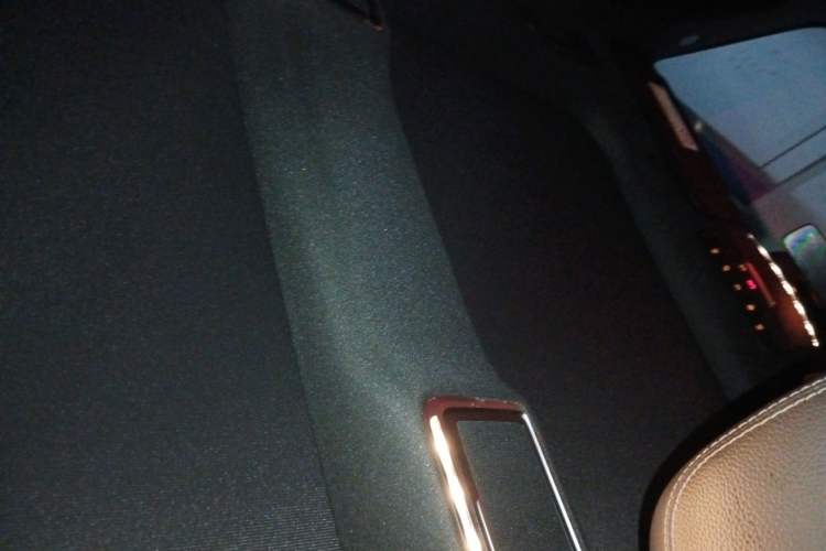 Used Mercedes-Benz GLC 2021 GLC 300 L 4MATIC Dynamic Model Headliner