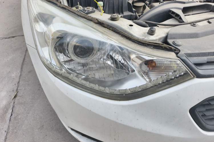 Used Chevrolet Sail 2015 Sail 3 1.3L Manual Warm Edition Right Front Headlight