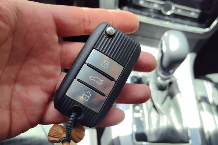 Used Roewe RX5 2017 20T Two-Wheel Drive Automatic Internet Elite Edition
