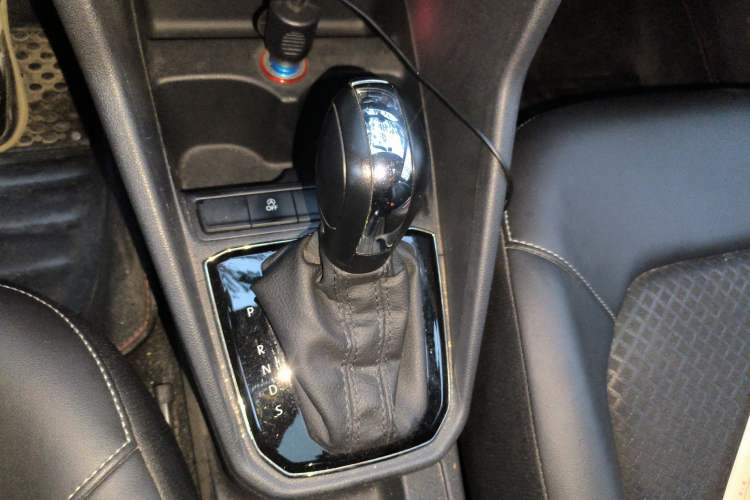 Used Jetta VA3 2021 1.5L Automatic Enjoyment Edition Gear Lever