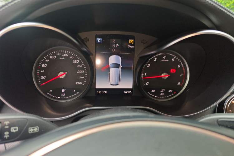 Used Mercedes-Benz GLC 2019 GLC 260 L 4MATIC Dynamic Model Instrument Cluster