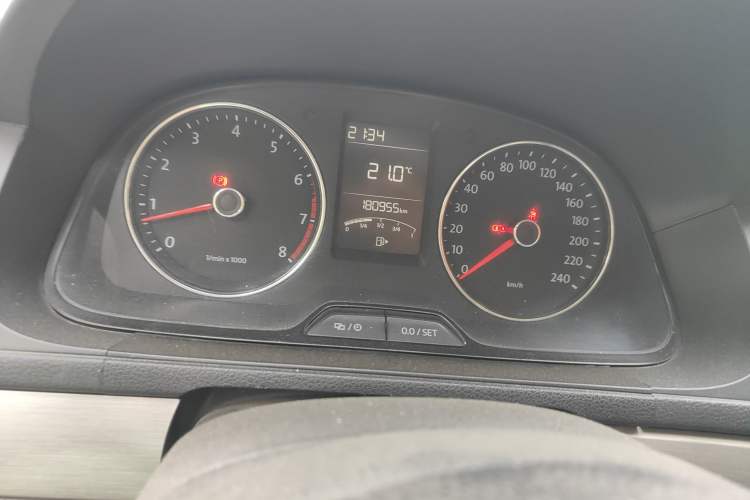 Used Volkswagen Lavida 2013 Restyled Classic 1.6L Manual Comfort Edition