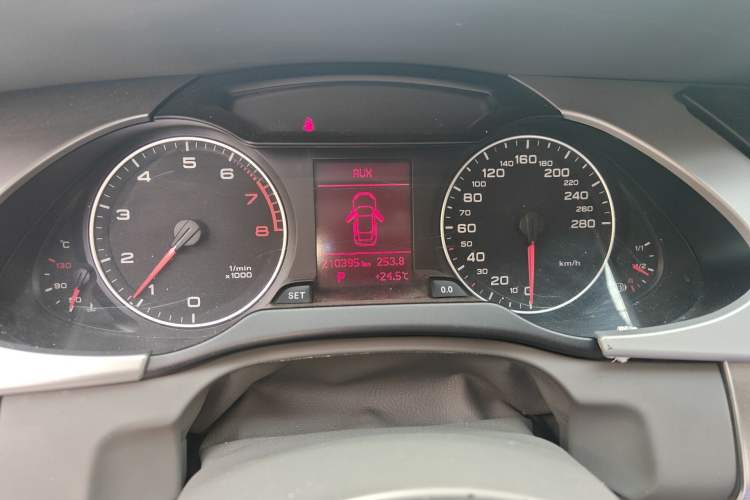 Used Audi A4L 2011 2.0 TFSI Comfort Model
