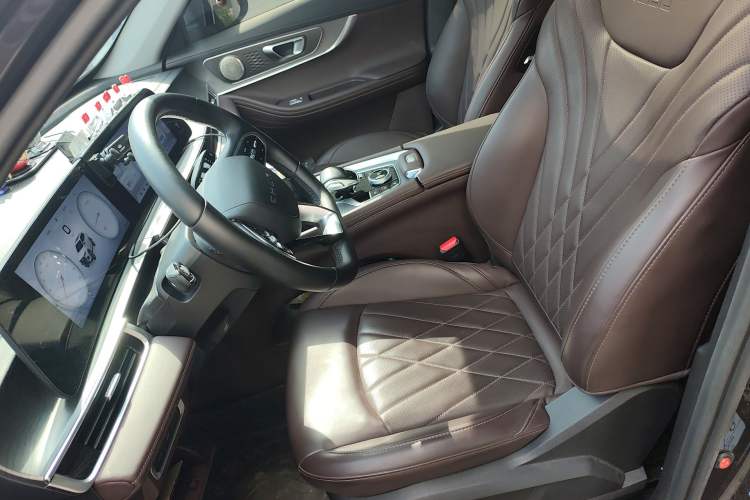 Used Chery Tiggo 8 PLUS 2024 Champion Edition 390TGDI DCT Bold Edition 5-Seater
