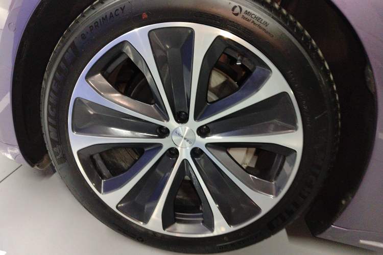 Used Hima Luxeed S7 2025 855 km Max