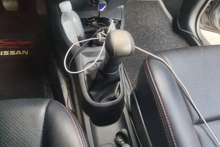 Used Nissan Livina 2010 Jingrui Edition 1.6L Manual Standard Model
