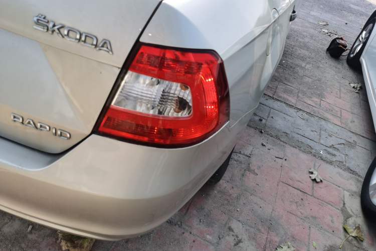 Used Skoda Rapid 2016 1.6L Automatic Front-Wheel Drive Model
