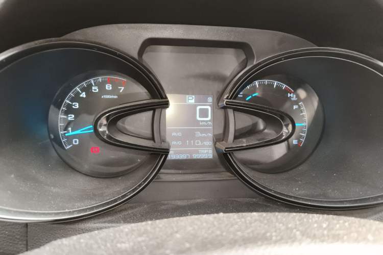 Used Dongfeng Aeolus AX7 2015 2.0L Automatic Zhiyi Trim
