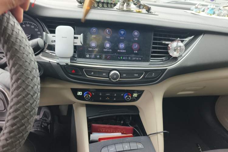 Used Buick Regal 2020 552T Elite Edition Audio And AC Panel