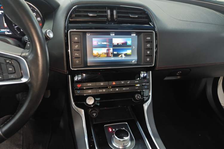 Used Jaguar XE 2015 2.0T 240 PS R-Sport
