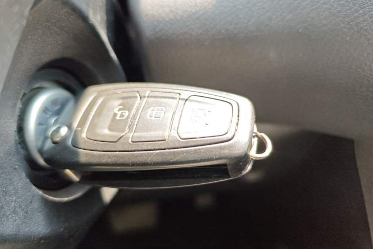 Used Ford Focus 2012 Sedan 1.6L Automatic Fashion Edition Vehicle Key