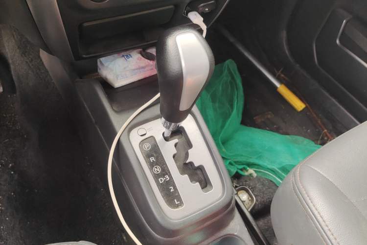 Used Suzuki Jimny 2015 1.3 AT JLX Gear Lever