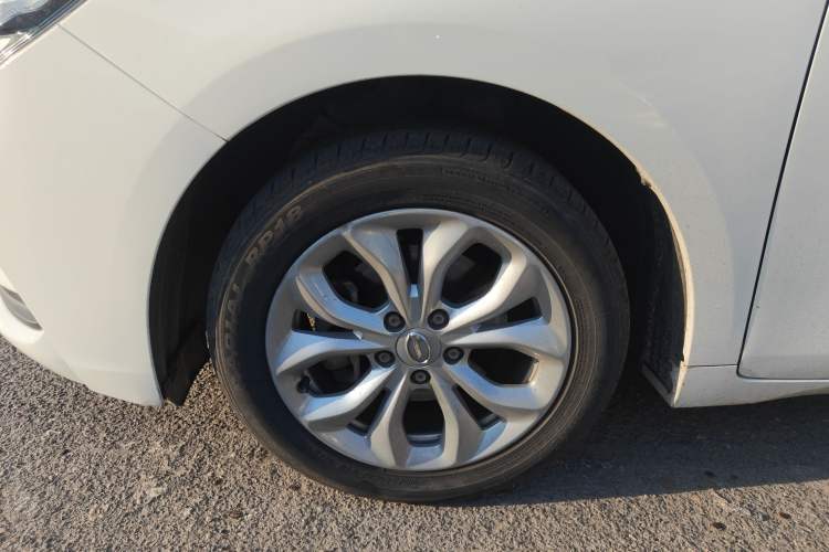 Used GAC Trumpchi GA4 2018 150N Automatic Luxury Edition Left Front Wheel Hub