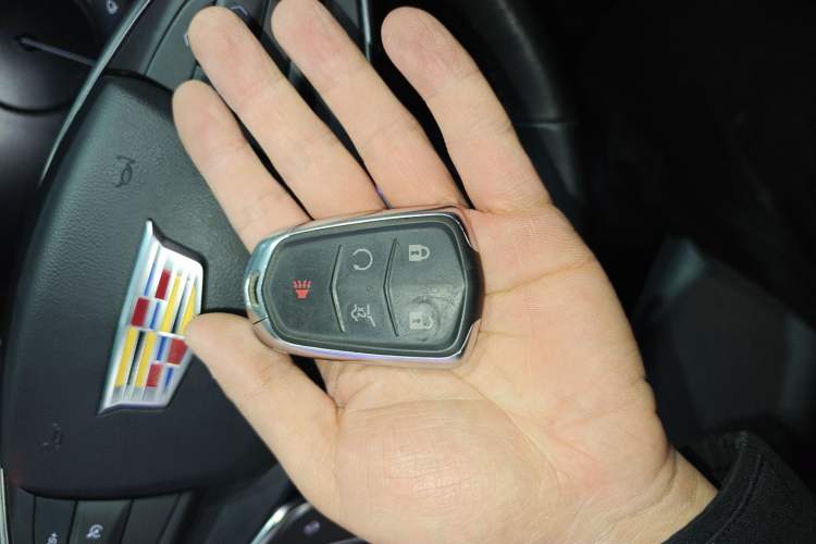 Used Cadillac XT5 2022 2.0T Four-Wheel Drive Luxury Version (Hummingbird Edition) Vehicle Key