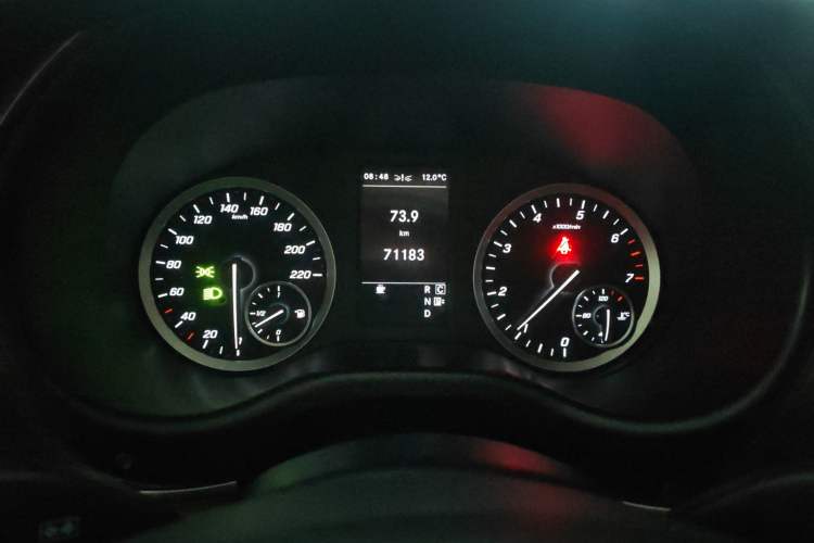 Used Mercedes-Benz Vito 2021 2.0T Business Version 7 Seats Instrument Cluster