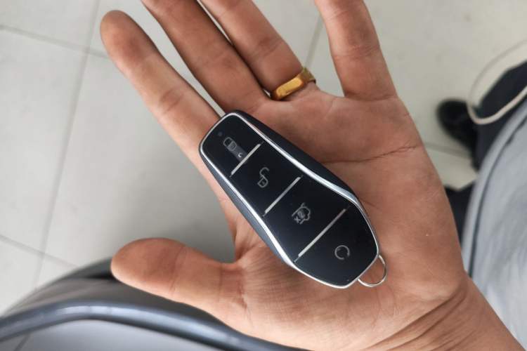 Used BYD Qin L 2025 EV 545KM Excellence Edition Vehicle Key