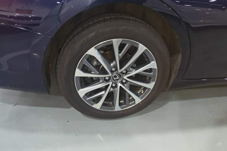 Used Lexus ES 2025 200 Premium Edition