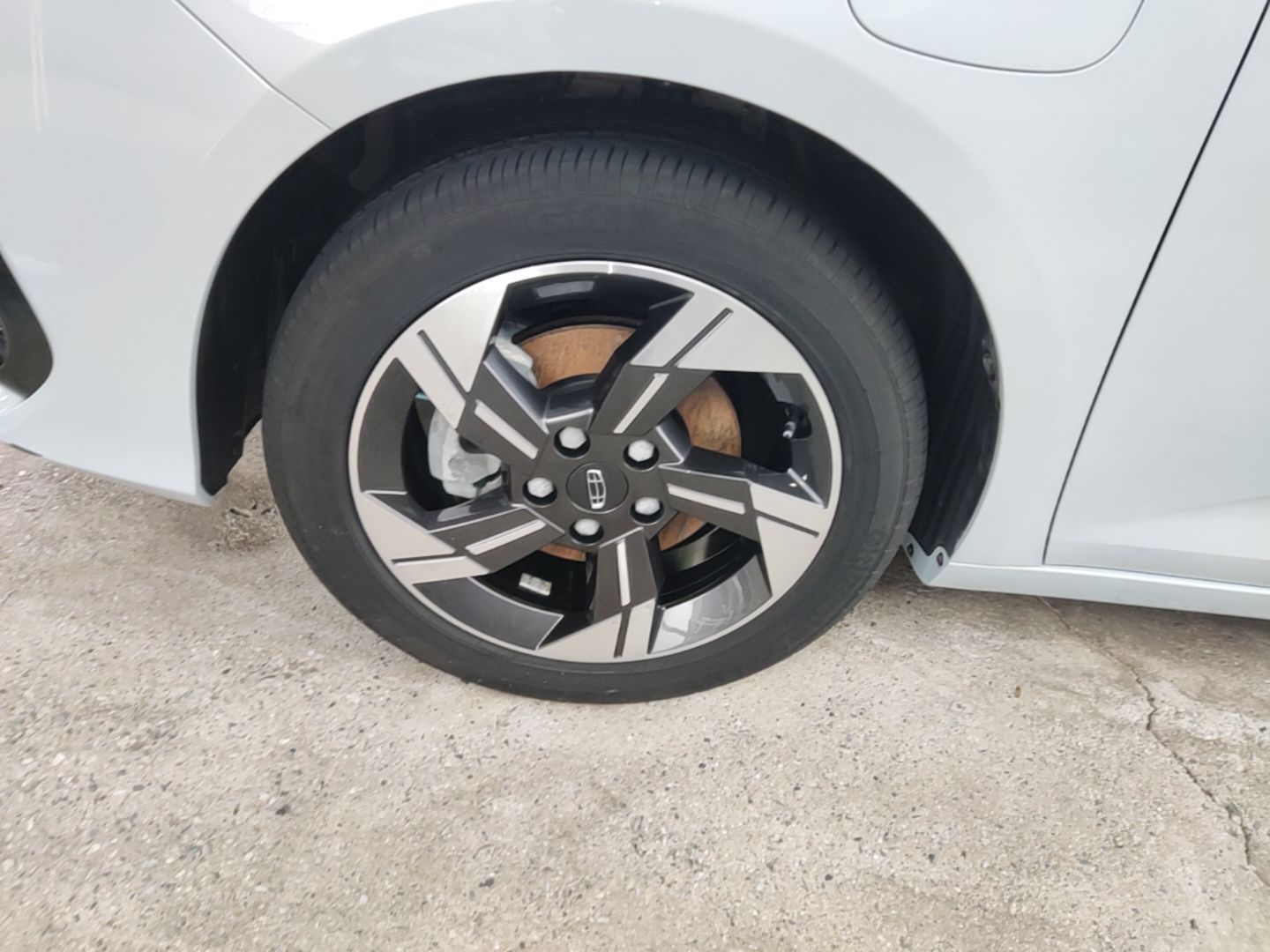 Geely Auto Emgrand L HiP 2022 1.5TD-DHT Pro 100KM Super Swift — снимка 10